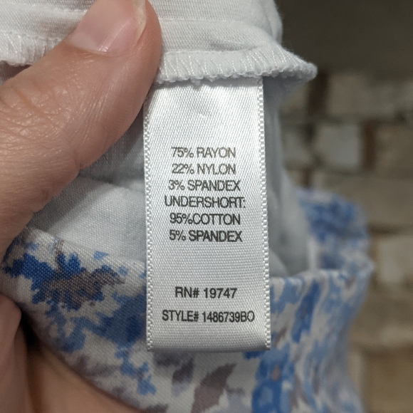 Counterparts Women's 12 Blue White Floral Skort - Picture 3 of 7